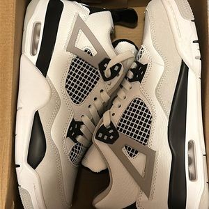 Air Jordan's Retro 4 - WOMENS, selling ASAP!